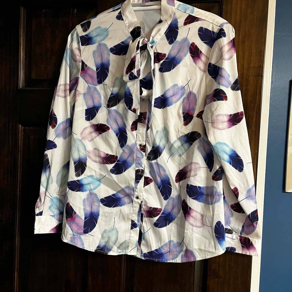 Satiny feel feather print tie blouse